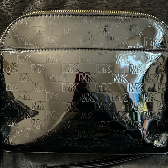 Authentic MK crossbody w/tag - Picture 3 of 5